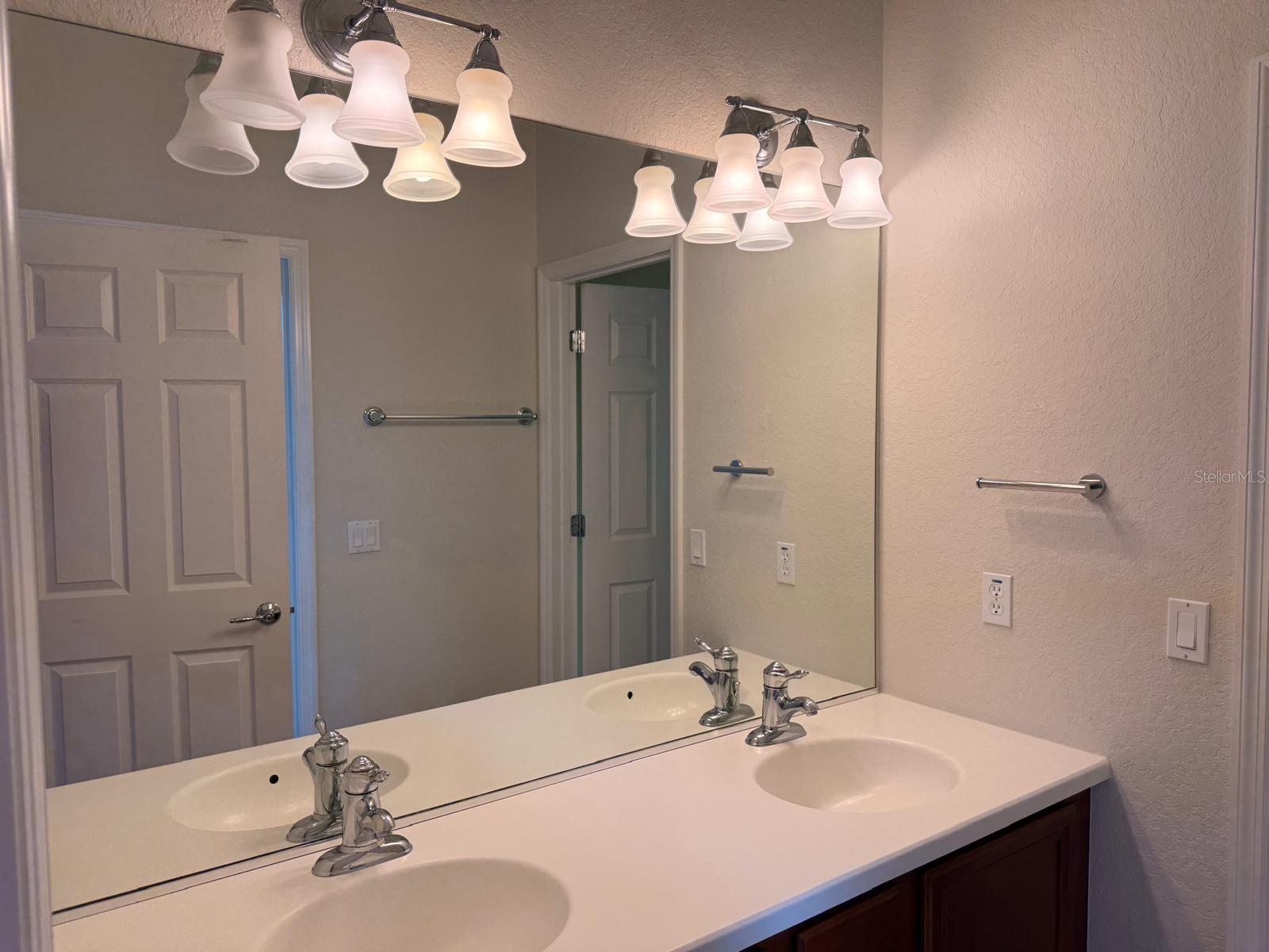 Image 21 of 31 For 13240 Roskin Lane