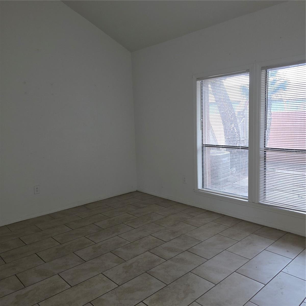 Image 8 of 16 For 609 Montego Bay Court 609