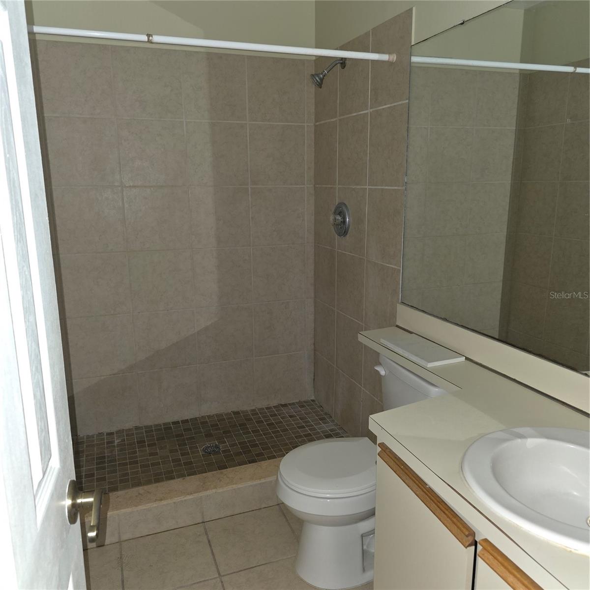 Image 6 of 11 For 6031 Scotchwood Glen 204