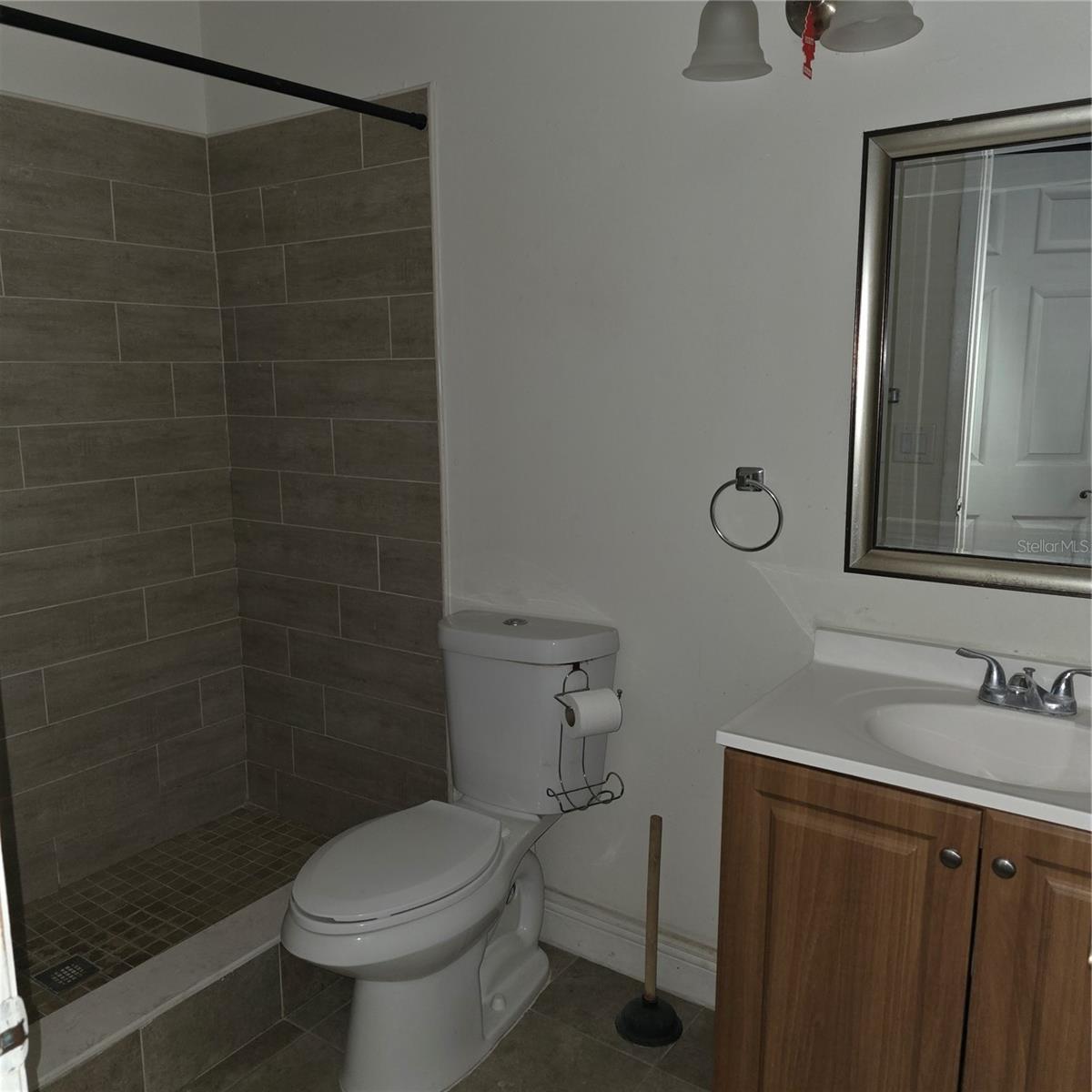 Image 7 of 11 For 6031 Scotchwood Glen 204