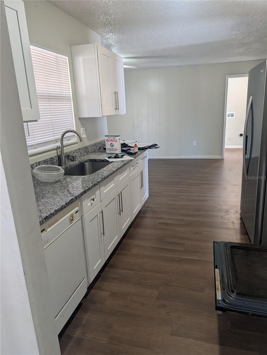 Image 11 of 33 For 356 Montgomery Court