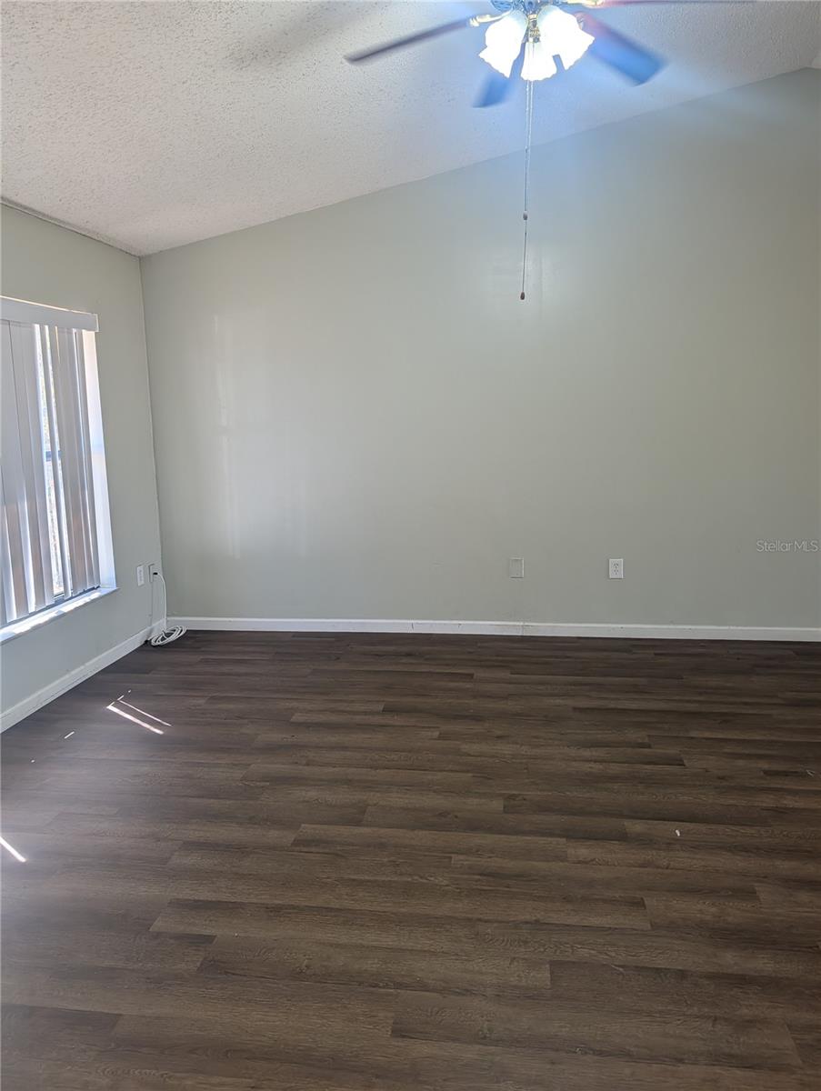 Image 14 of 33 For 356 Montgomery Court