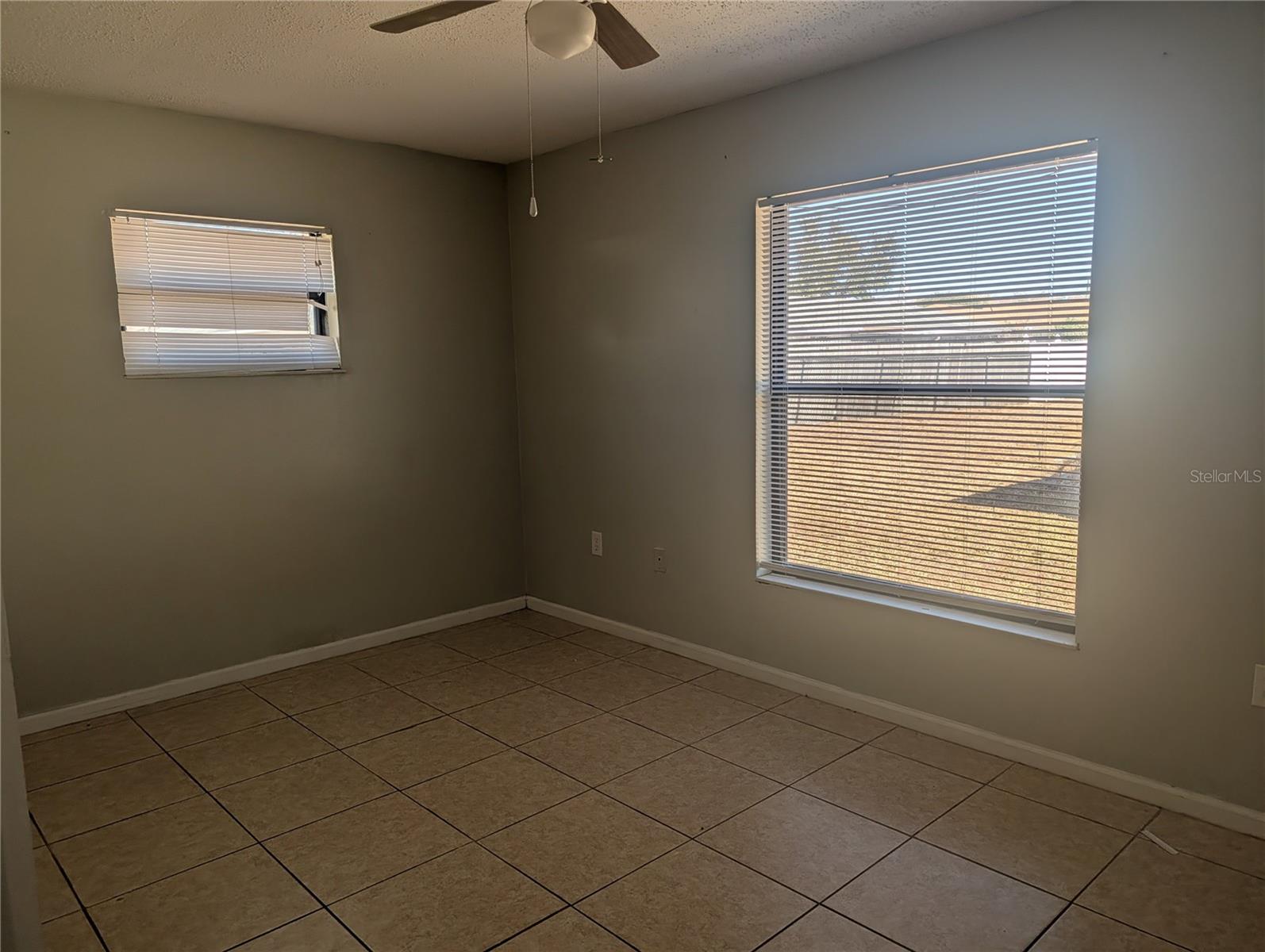 Image 17 of 33 For 356 Montgomery Court