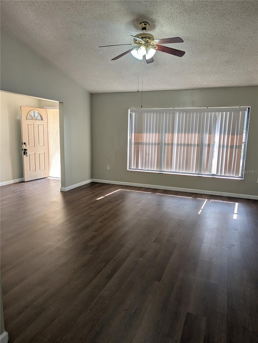 Image 23 of 33 For 356 Montgomery Court