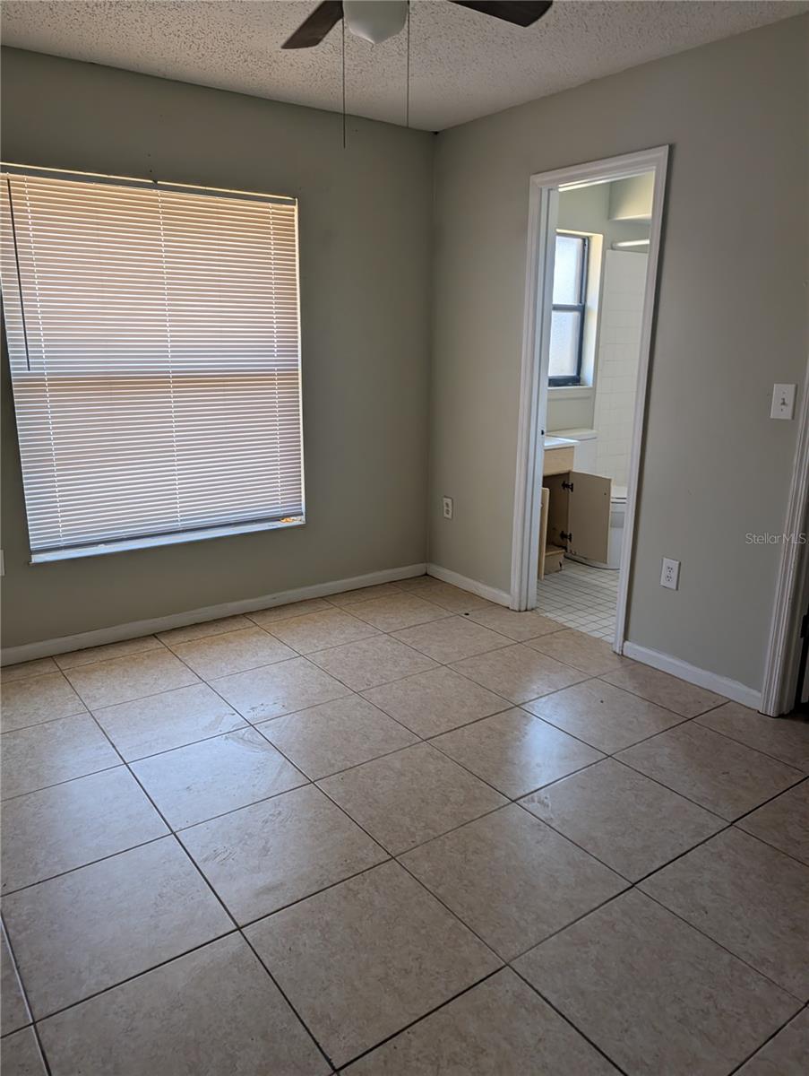 Image 25 of 33 For 356 Montgomery Court