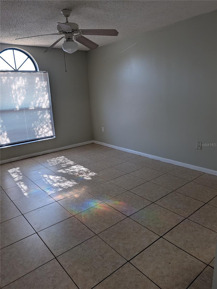 Image 26 of 33 For 356 Montgomery Court