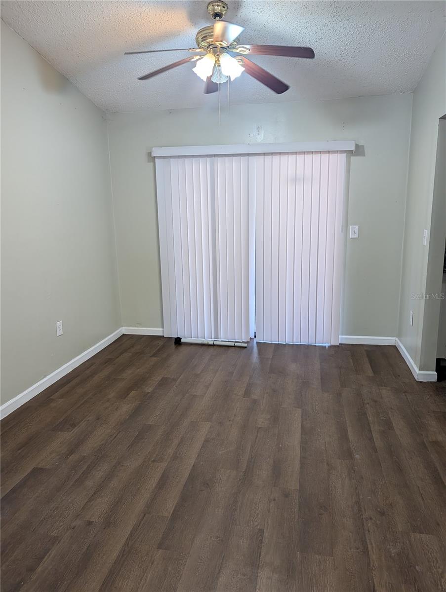 Image 27 of 33 For 356 Montgomery Court