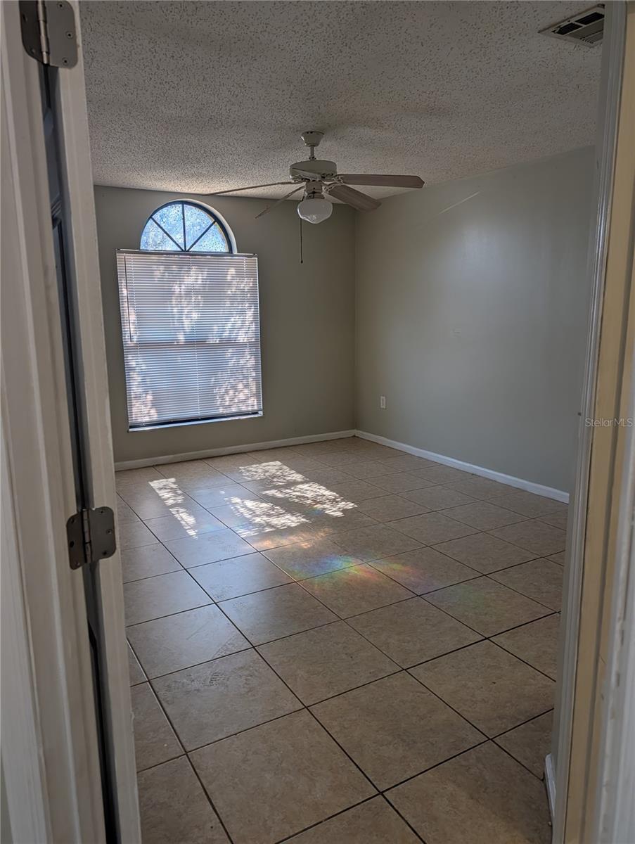 Image 28 of 33 For 356 Montgomery Court