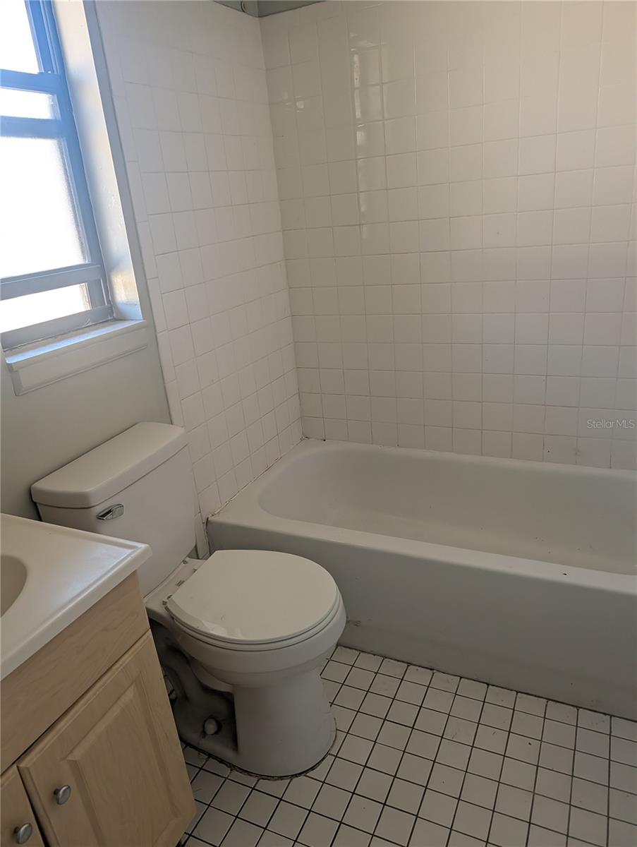 Image 6 of 33 For 356 Montgomery Court