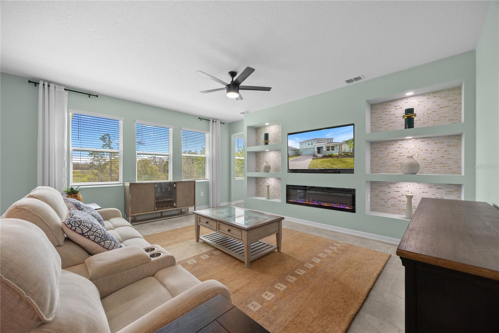 Image 3 of 36 For 157 Aces High Lane