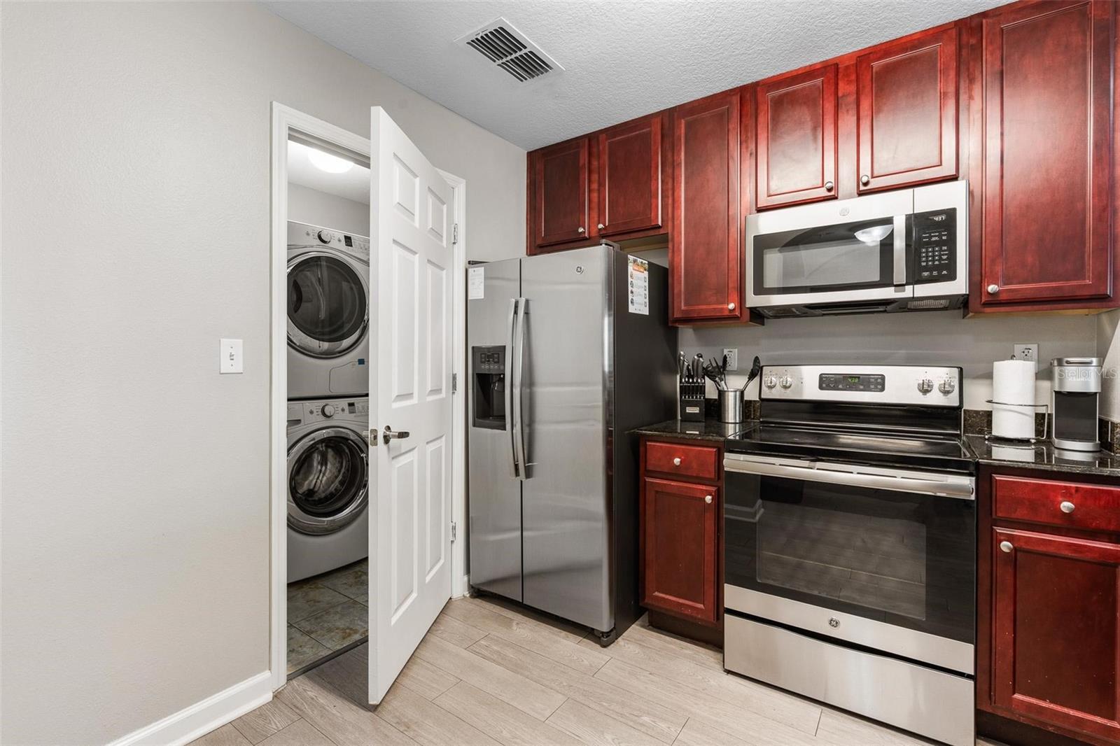 Image 13 of 50 For 14501 Grove Resort Avenue 1629