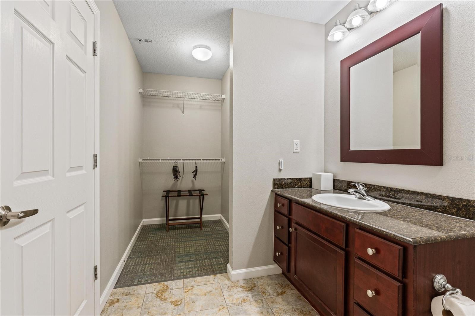 Image 21 of 50 For 14501 Grove Resort Avenue 1629