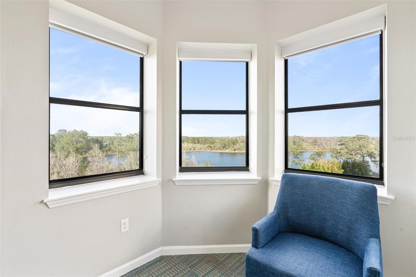 Image 26 of 50 For 14501 Grove Resort Avenue 1629