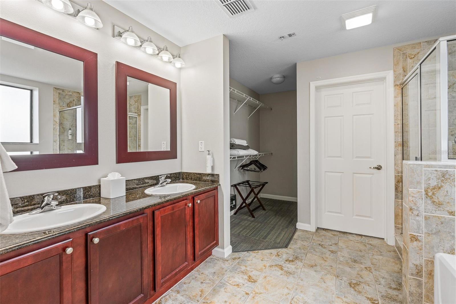 Image 28 of 50 For 14501 Grove Resort Avenue 1629