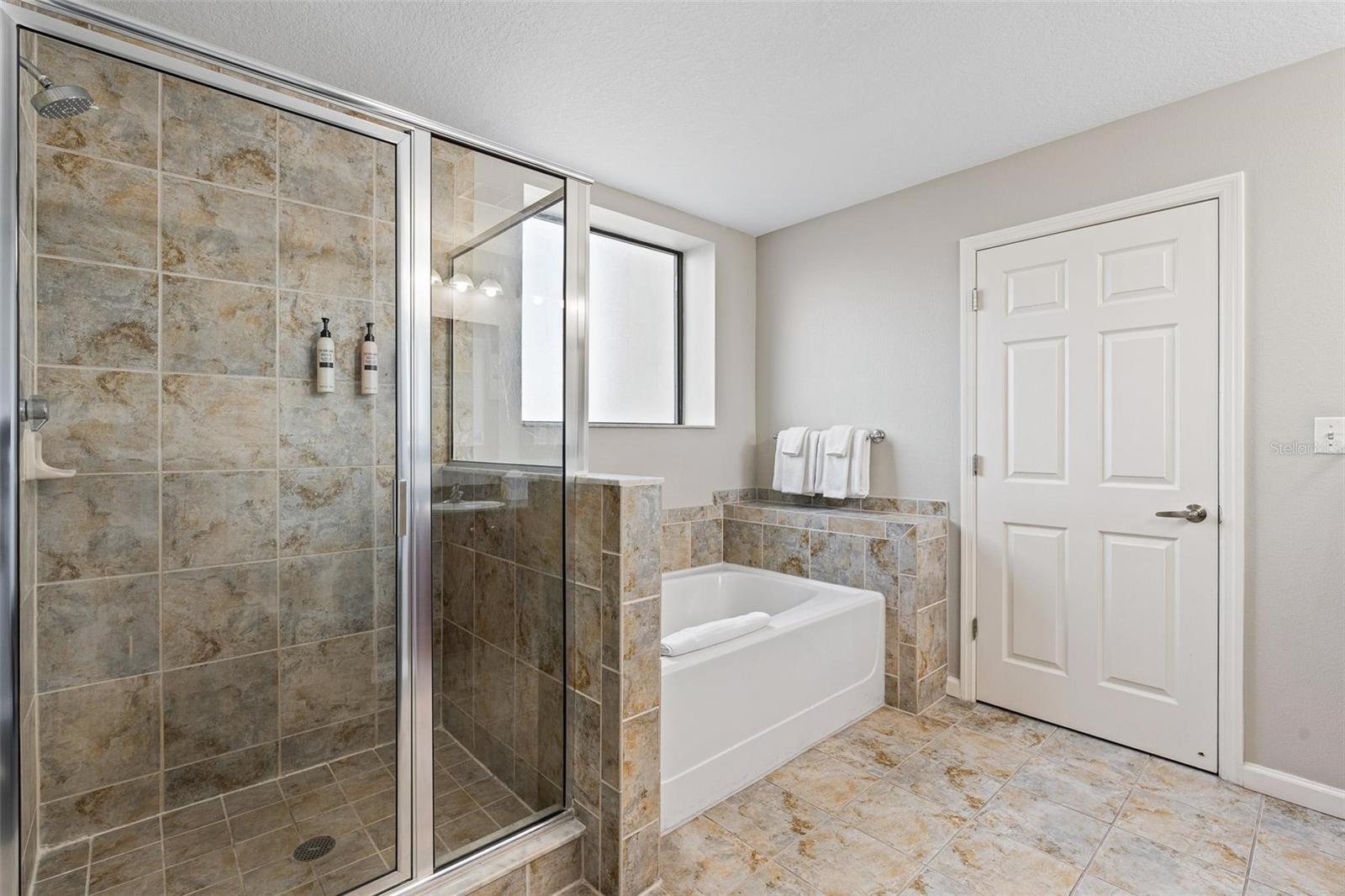 Image 30 of 50 For 14501 Grove Resort Avenue 1629