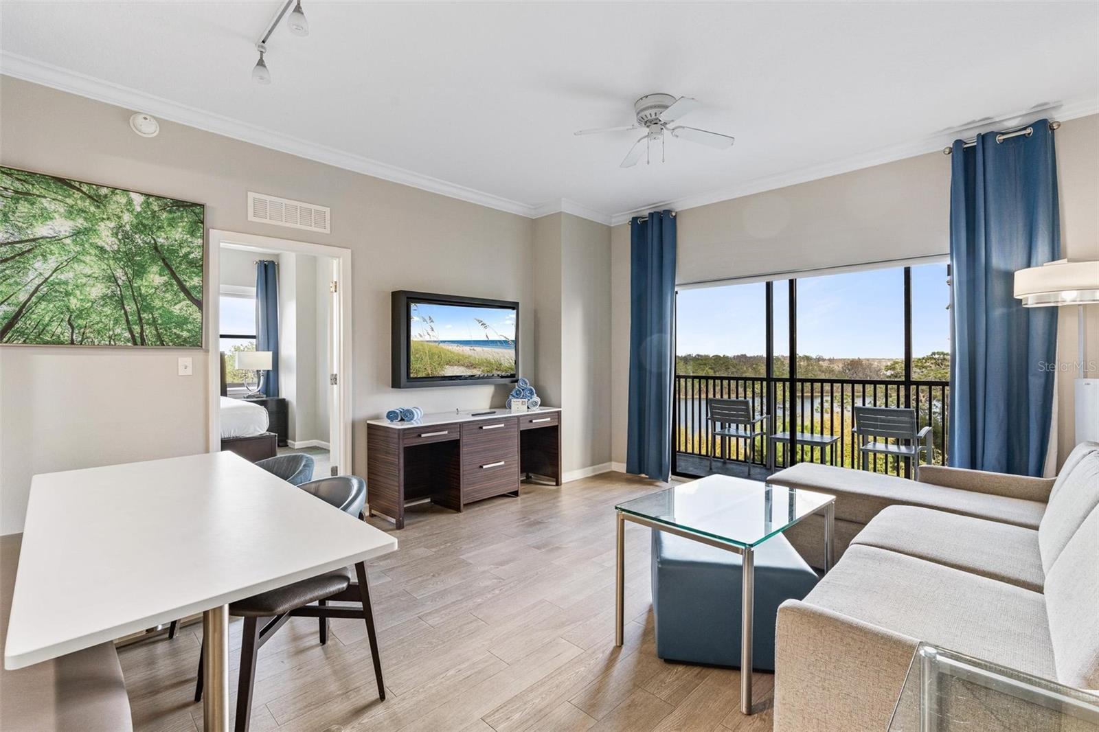 Image 4 of 50 For 14501 Grove Resort Avenue 1629