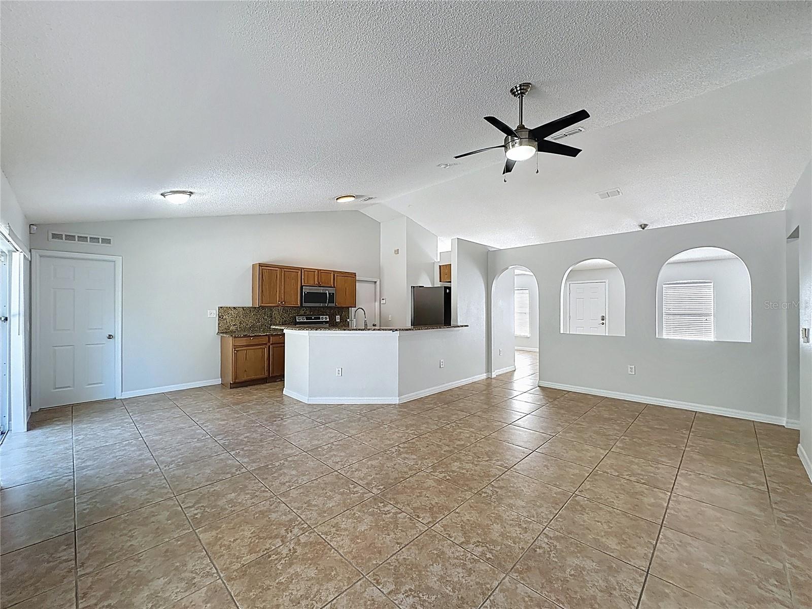 Image 11 of 36 For 413 Mulberry Court