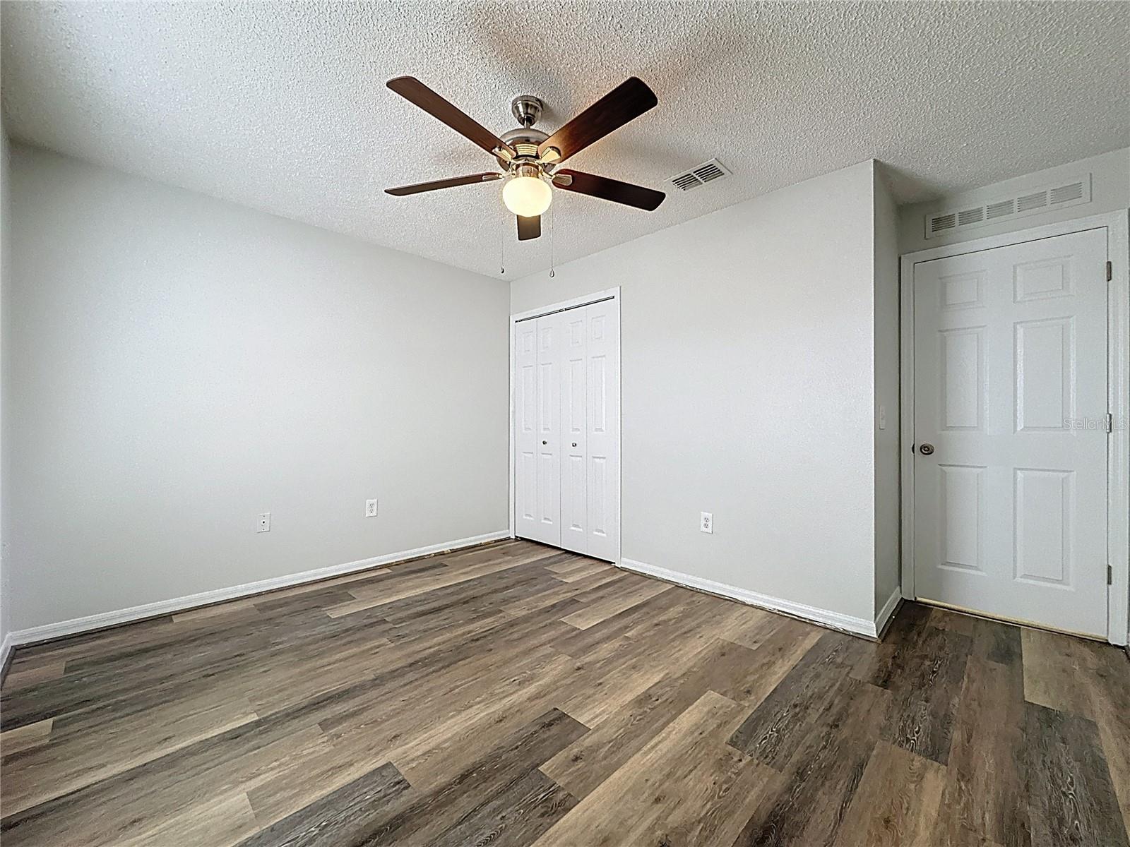 Image 24 of 36 For 413 Mulberry Court