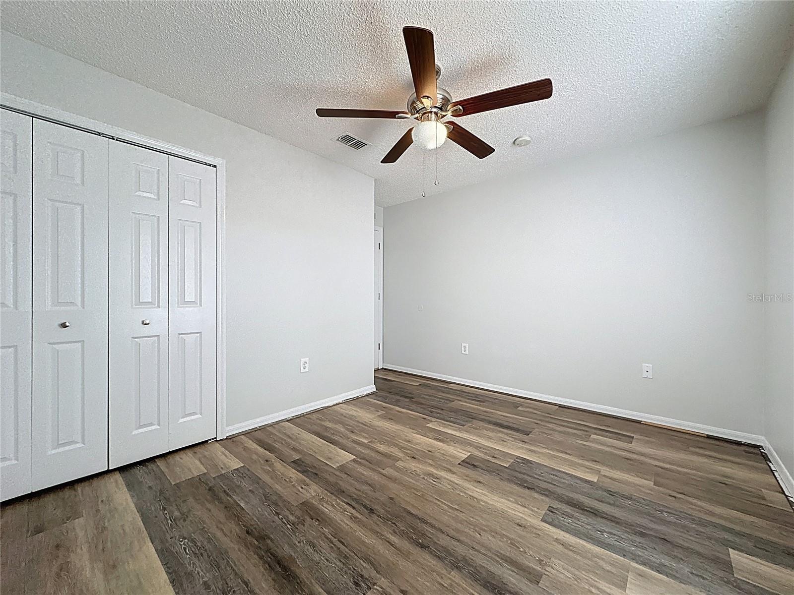 Image 25 of 36 For 413 Mulberry Court