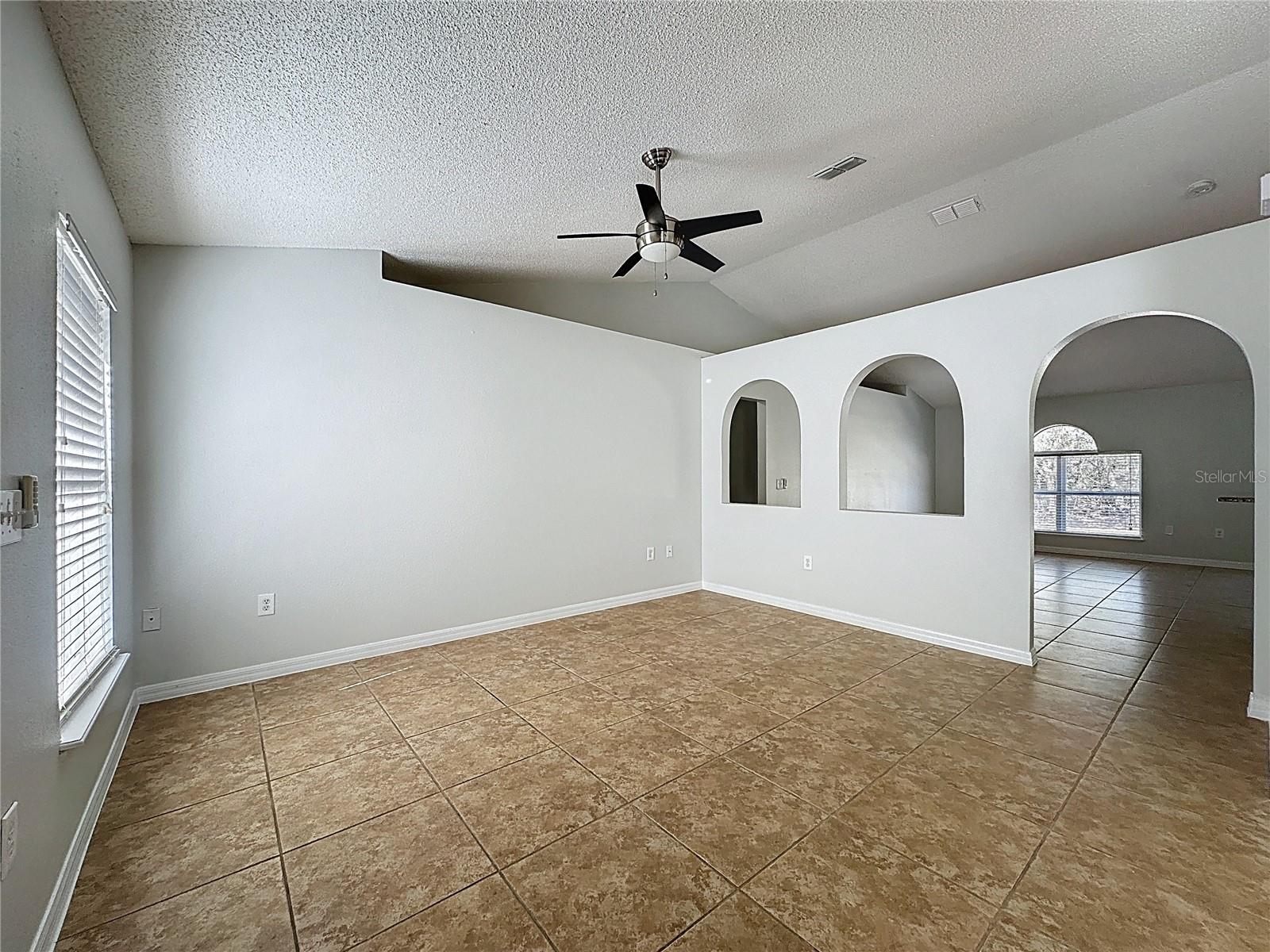 Image 7 of 36 For 413 Mulberry Court