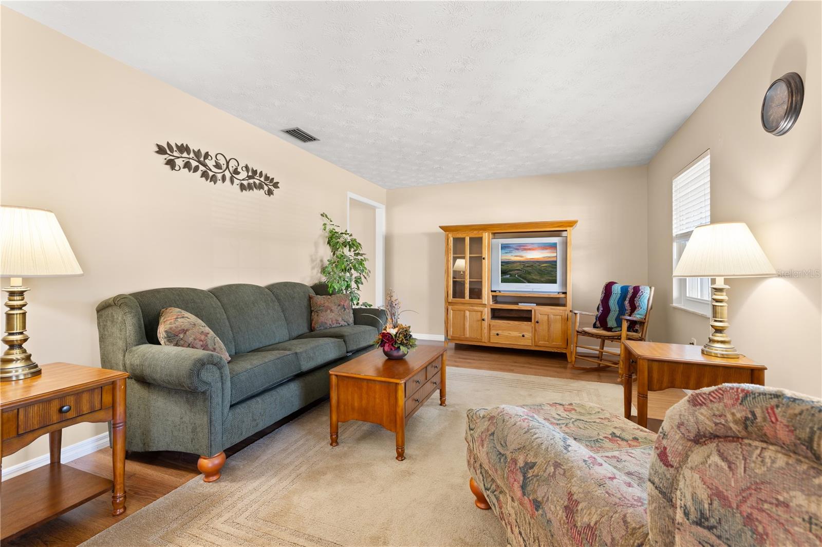 Image 10 of 52 For 601 Robert Street