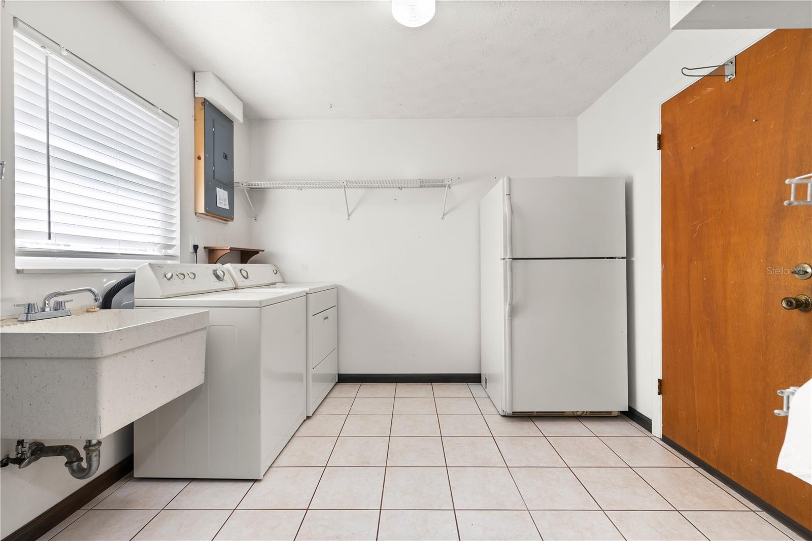 Image 22 of 52 For 601 Robert Street