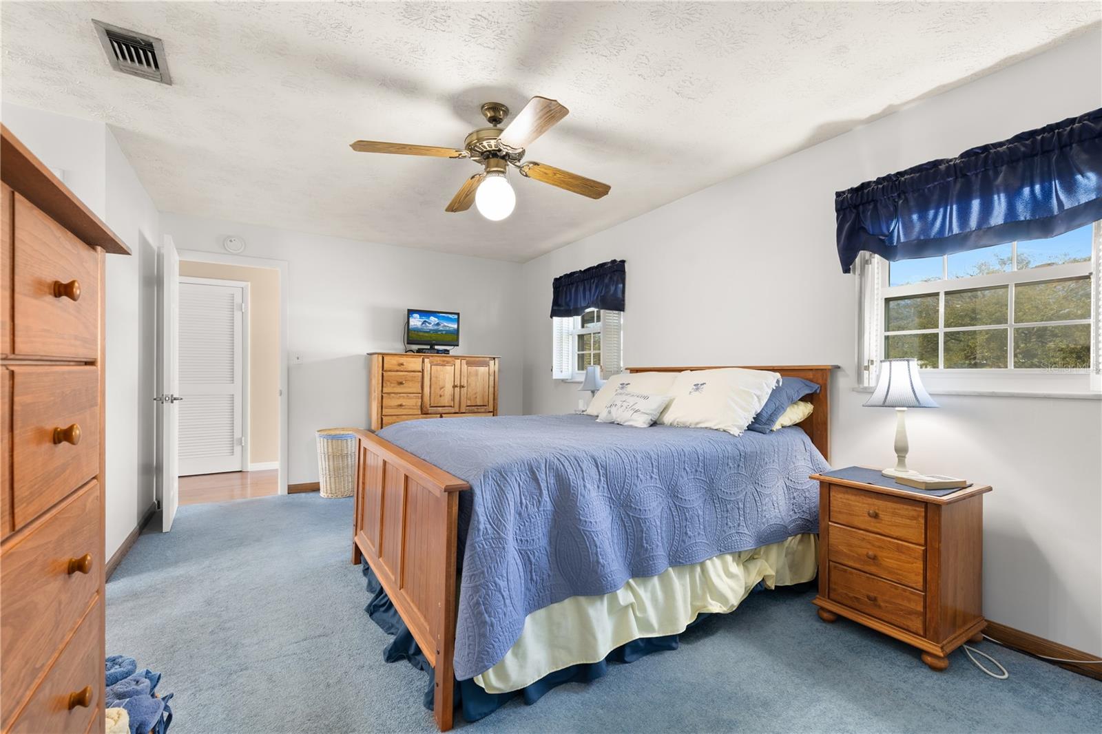 Image 25 of 52 For 601 Robert Street