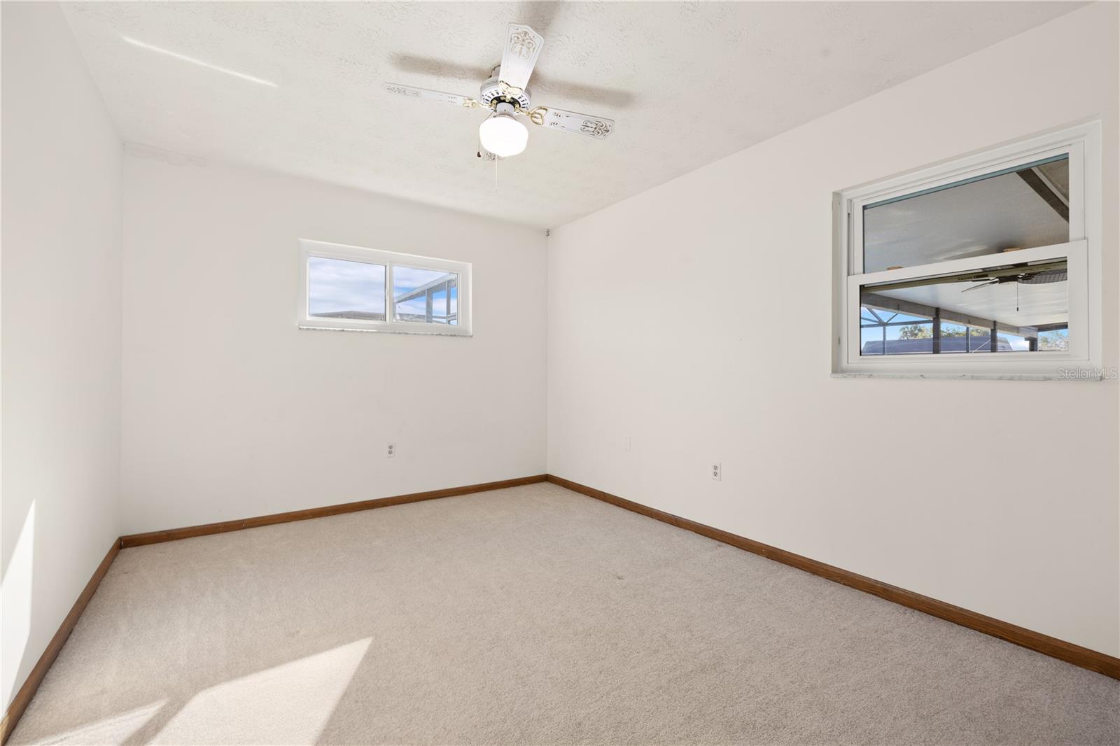 Image 33 of 52 For 601 Robert Street