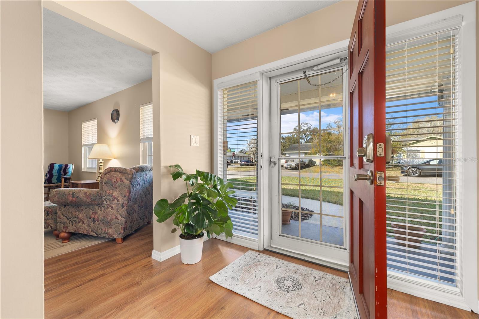 Image 8 of 52 For 601 Robert Street