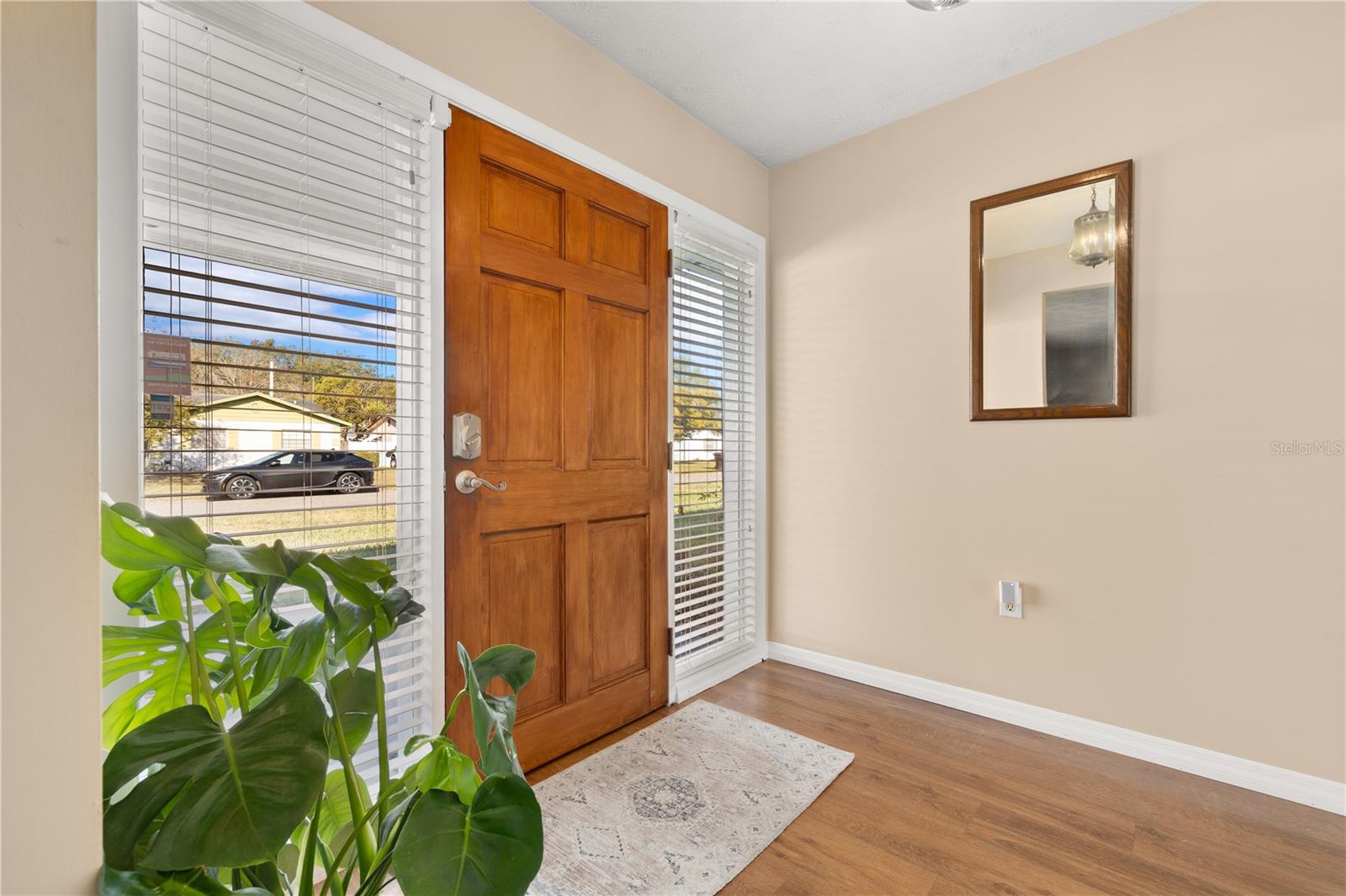 Image 9 of 52 For 601 Robert Street