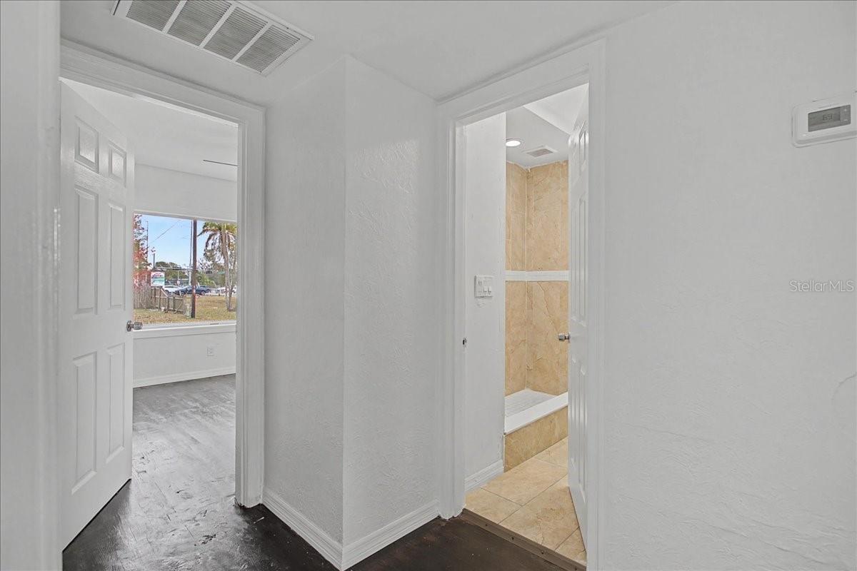 Image 10 of 49 For 4004 Munro Street