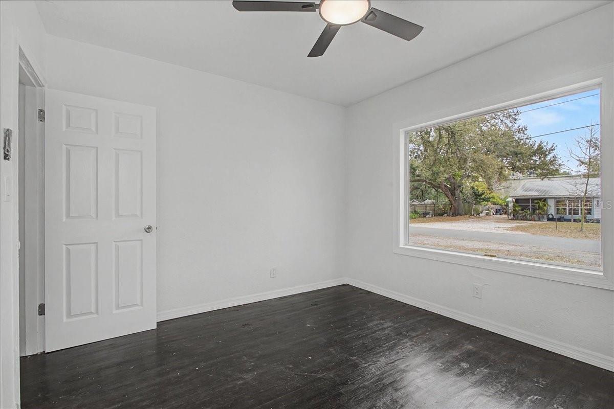 Image 14 of 49 For 4004 Munro Street