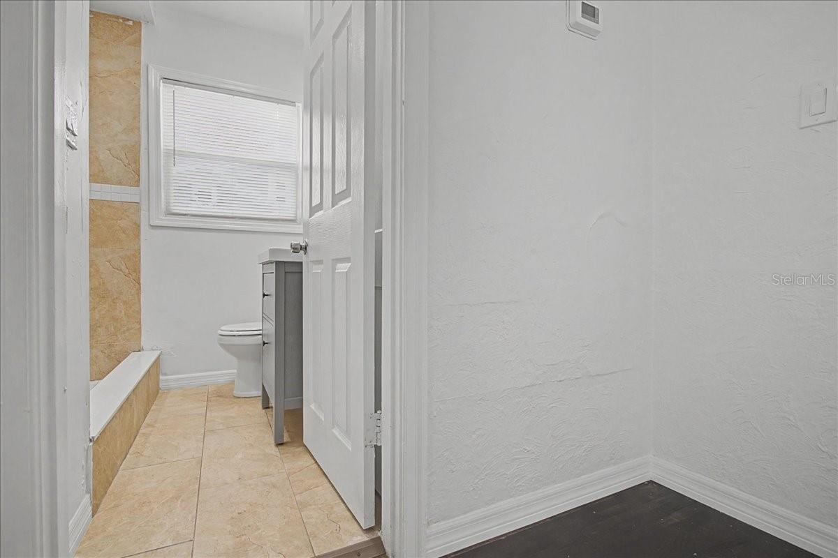 Image 16 of 49 For 4004 Munro Street