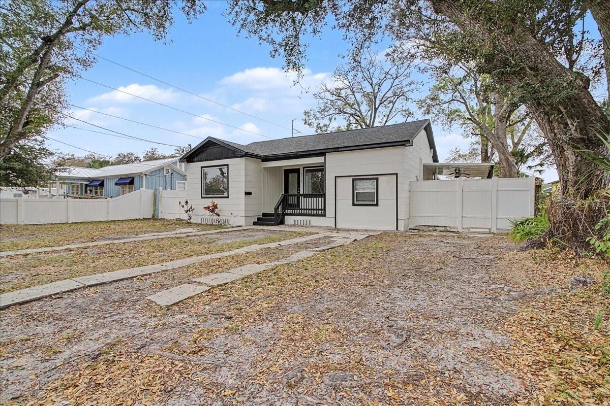 Image 2 of 49 For 4004 Munro Street