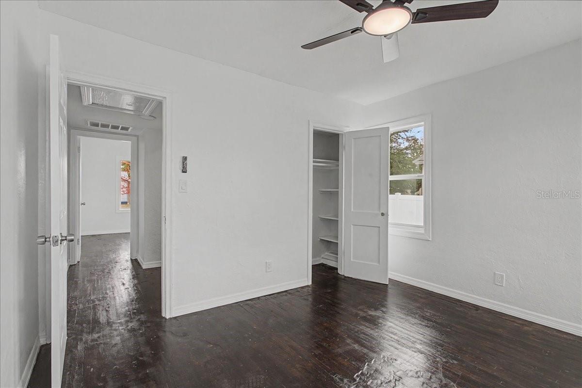 Image 23 of 49 For 4004 Munro Street