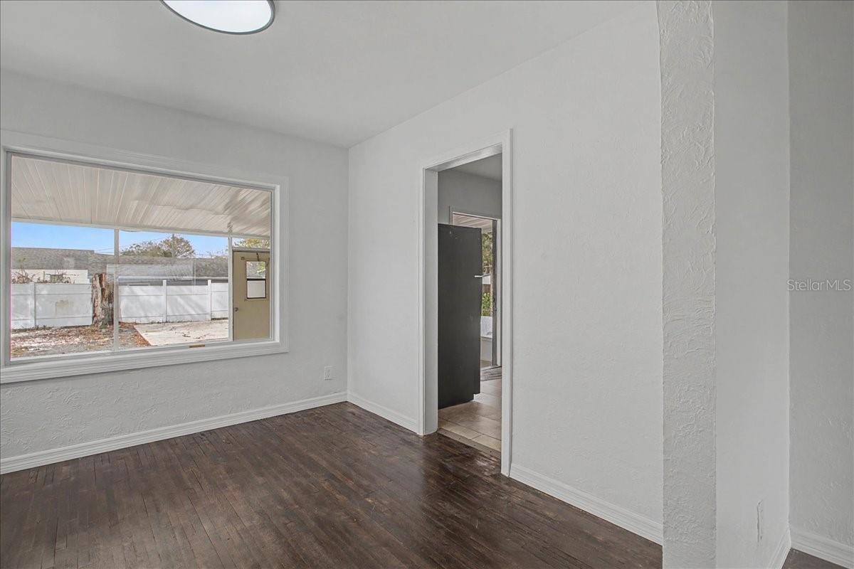 Image 25 of 49 For 4004 Munro Street