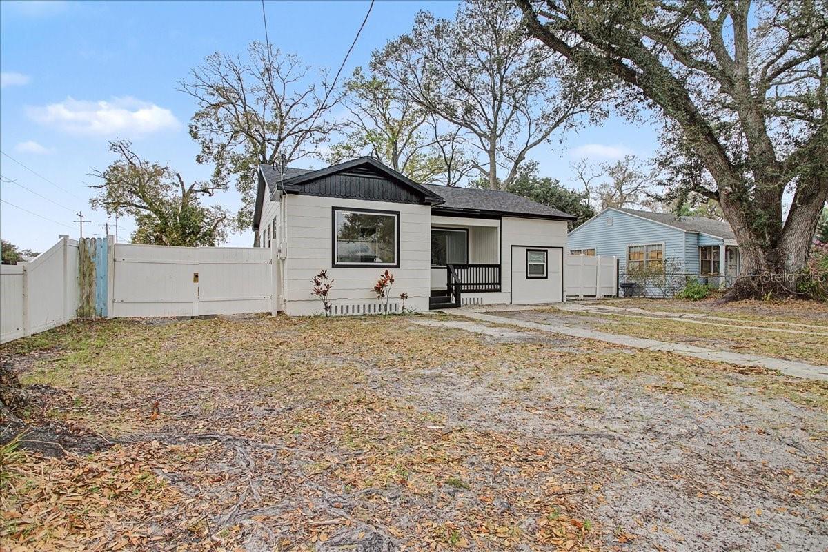 Image 3 of 49 For 4004 Munro Street