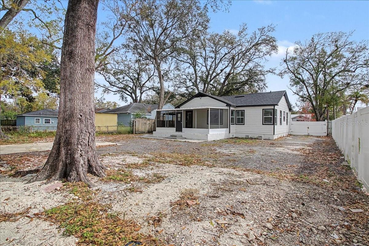 Image 38 of 49 For 4004 Munro Street