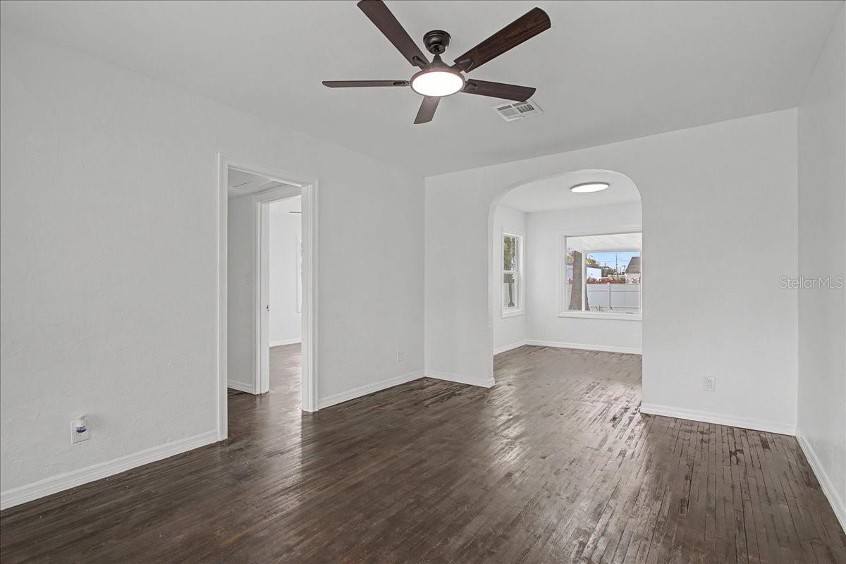 Image 8 of 49 For 4004 Munro Street