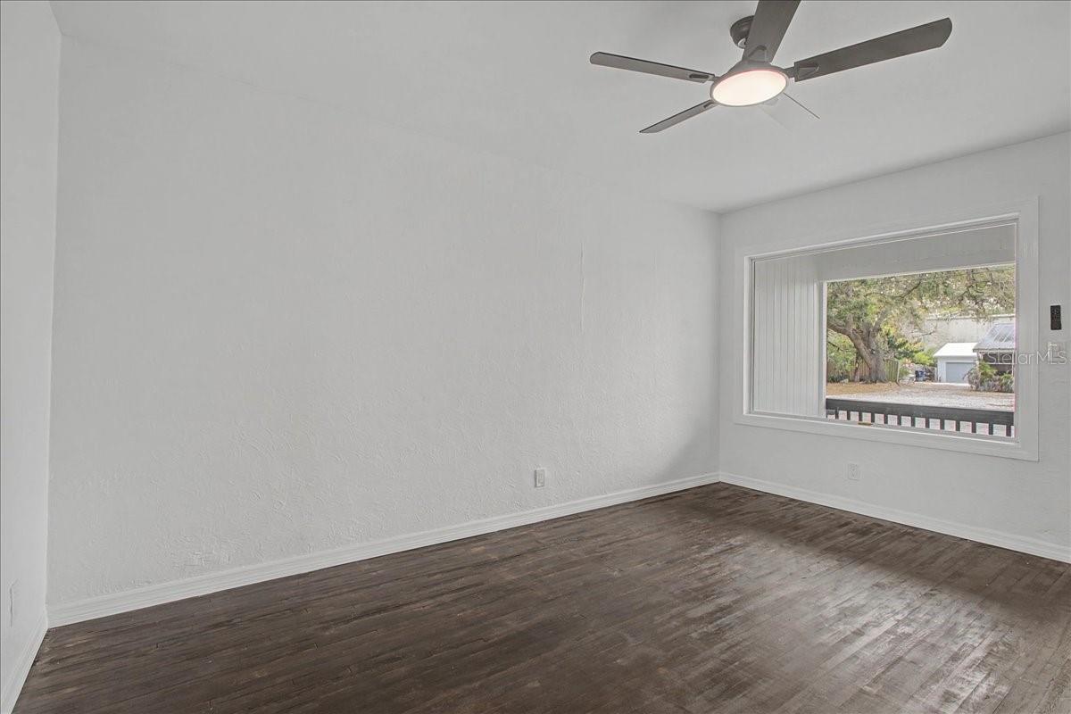 Image 9 of 49 For 4004 Munro Street