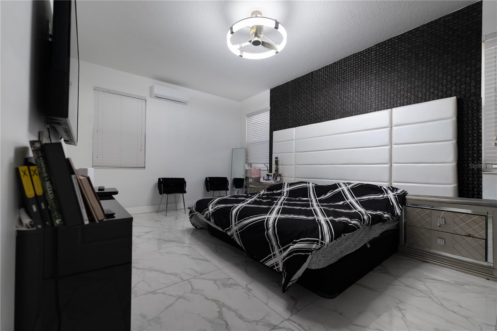 Image 19 of 34 For 3401 Canvas Street