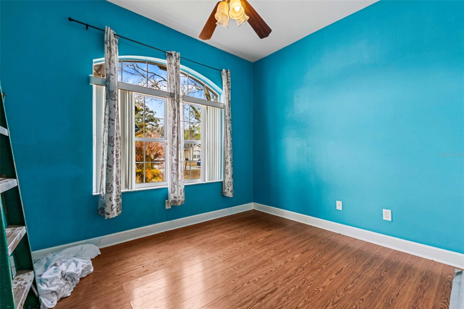 Image 22 of 33 For 885 Adour Drive