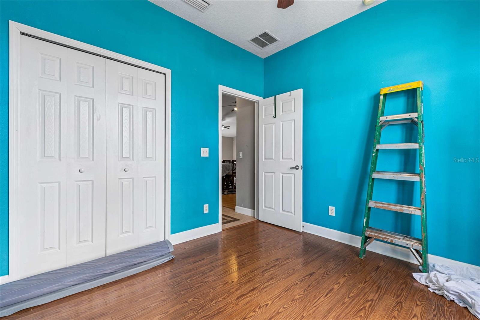 Image 23 of 33 For 885 Adour Drive