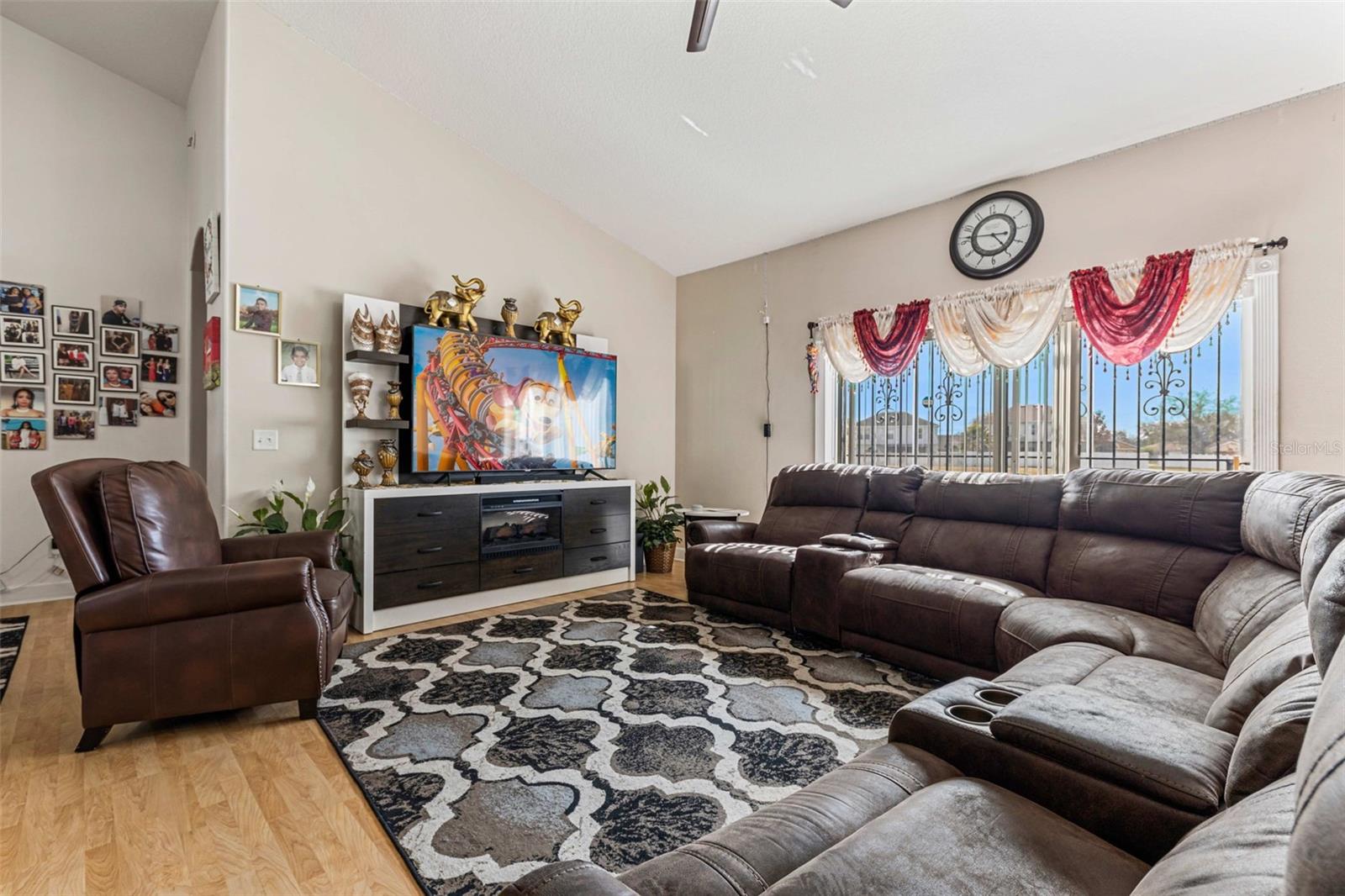 Image 3 of 33 For 885 Adour Drive