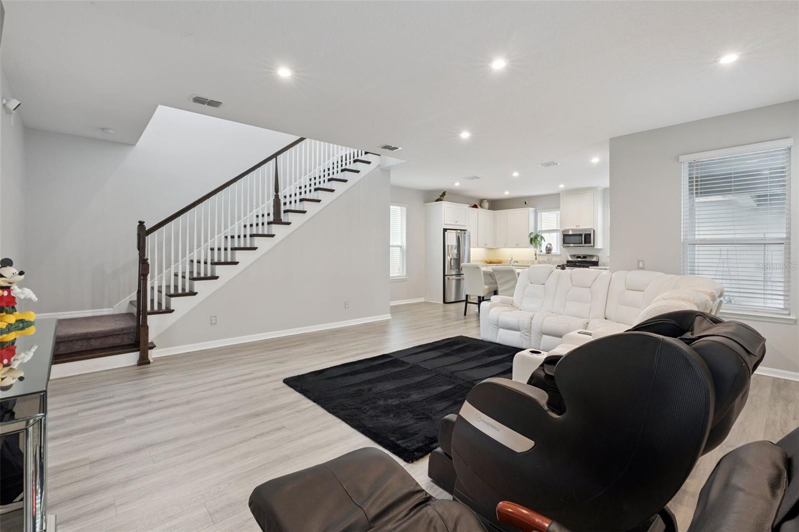 Image 10 of 50 For 4642 Prairie Creek Street