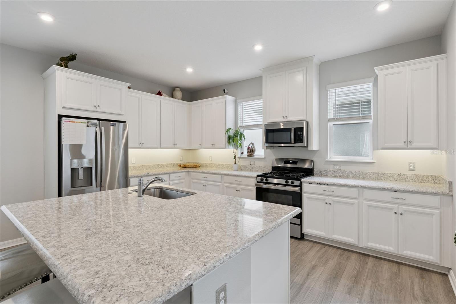 Image 16 of 50 For 4642 Prairie Creek Street