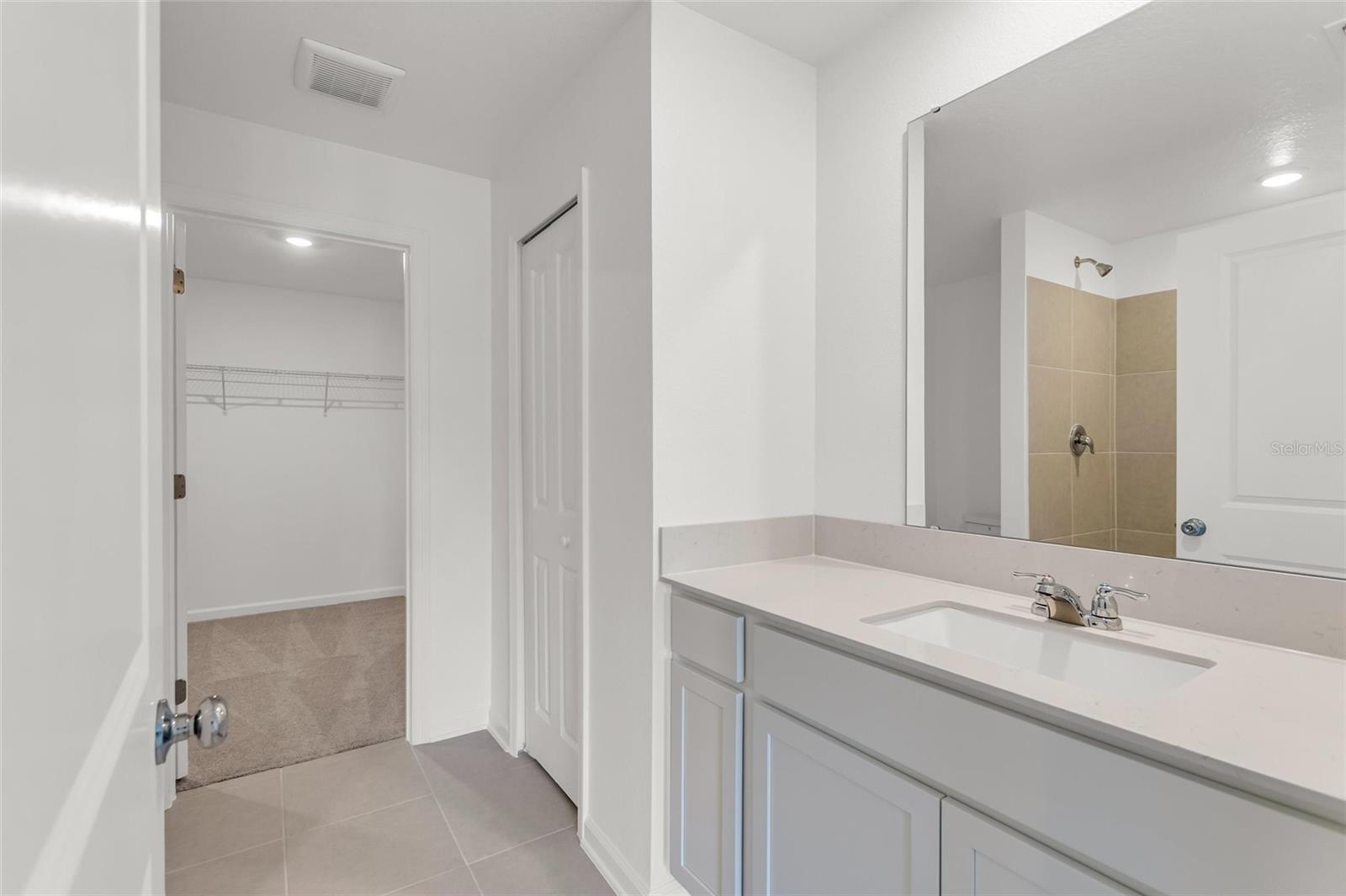 Image 24 of 42 For 5470 Lewishan Dr