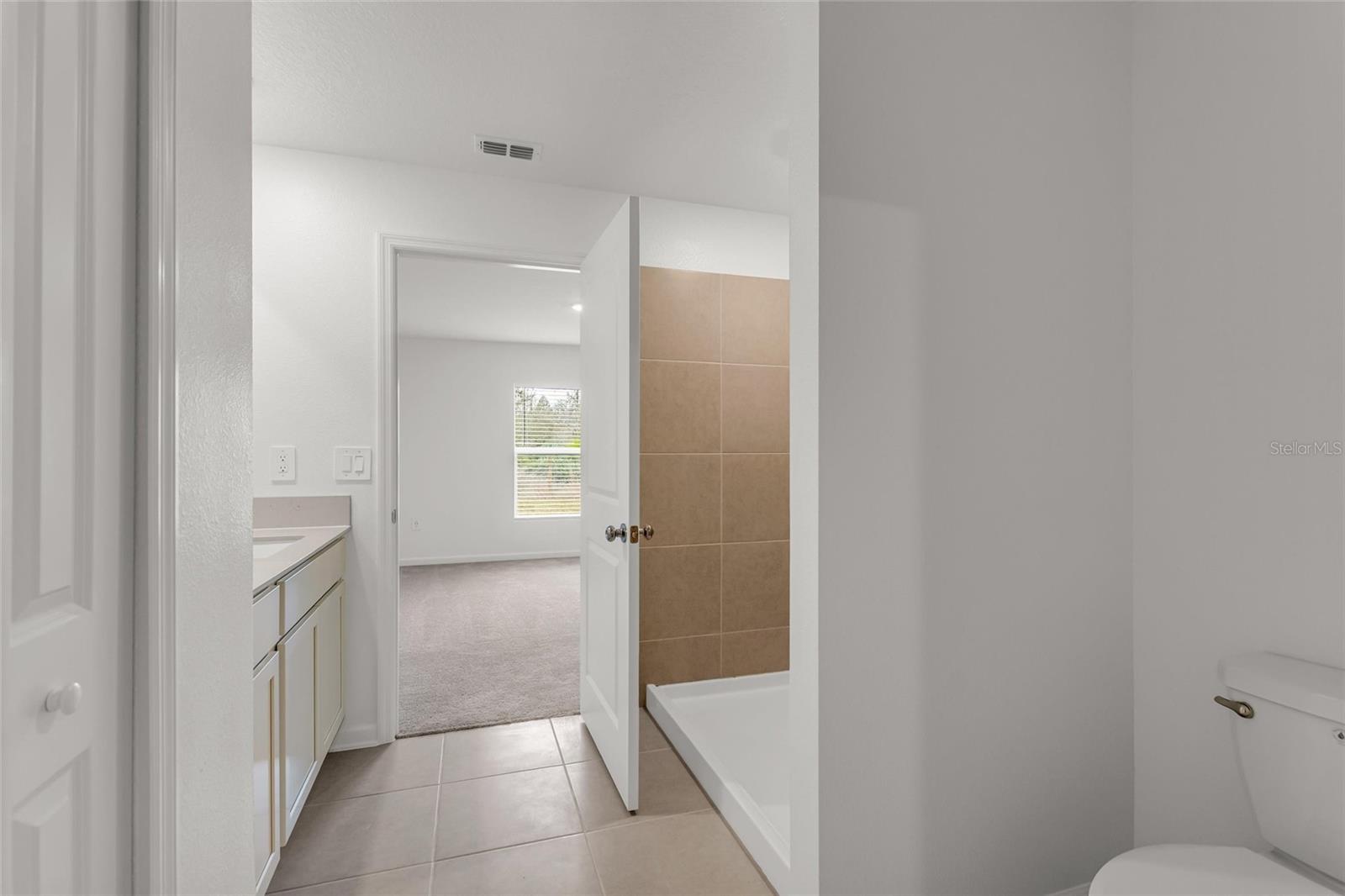 Image 25 of 42 For 5470 Lewishan Dr