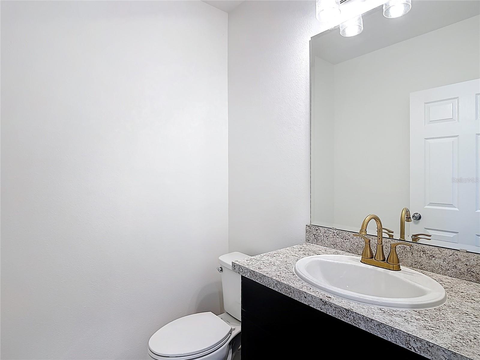 Image 11 of 43 For 652 Samuel Place