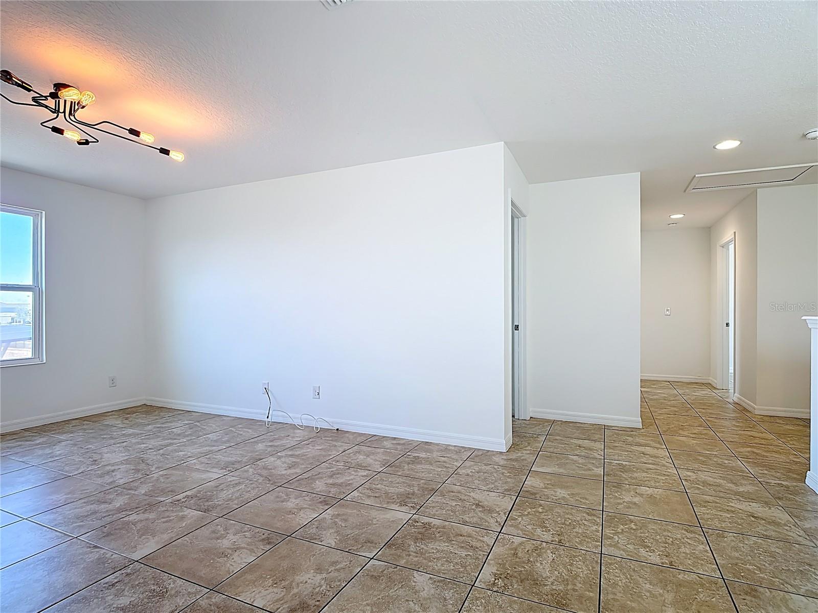 Image 12 of 43 For 652 Samuel Place